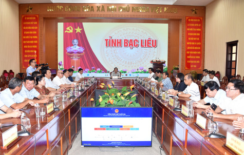 Thủ tướng Chính phủ chủ trì Tọa đàm với doanh nghiệp về phát triển kinh tế tư nhân