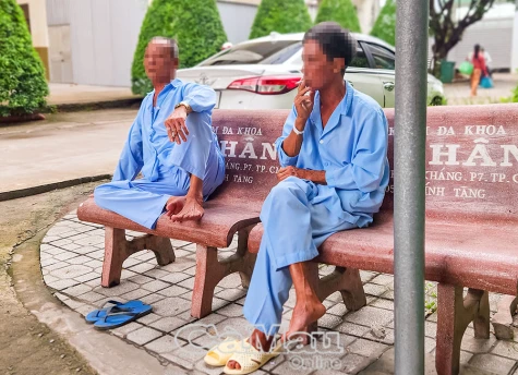 Xử phạt hút thuốc lá nơi công cộng nan giải thực thi