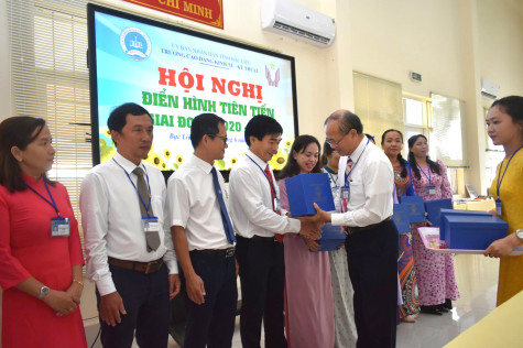 Trường cao đẳng Kinh tế - Kỹ thuật Bạc Liêu: Hội nghị điển hình tiên tiến giai đoạn 2020 - 2025