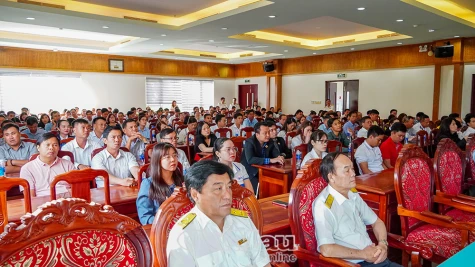 Biểu dương 189 doanh nghiệp, tổ chức kinh tế, hộ kinh doanh nộp thuế tốt