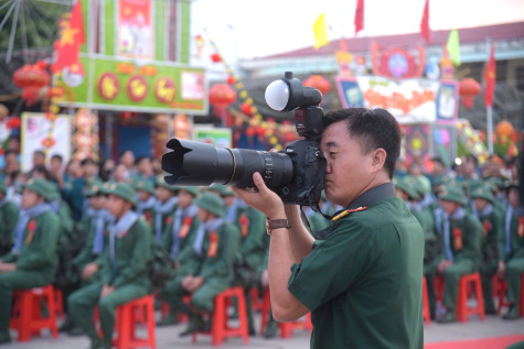 Chân dung những “nhà báo” mang quân hàm