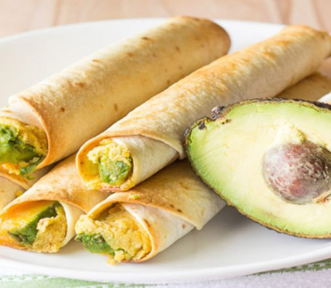 Chả giò trái bơ thơm ngon, lạ miệng