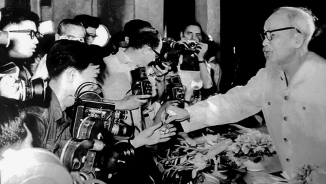 Người làm báo học và làm theo Bác