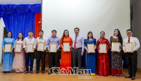 Trao giải Cuộc thi chính luận về bảo vệ nền tảng tư tưởng của Đảng lần thứ tư