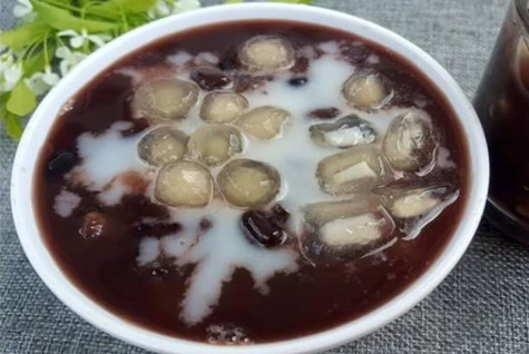 Chè đậu đỏ nước cốt dừa