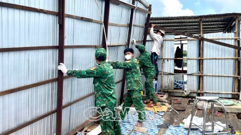 Đồn Biên phòng Tân Tiến kịp thời giúp dân khắc phục sự cố sạt lở