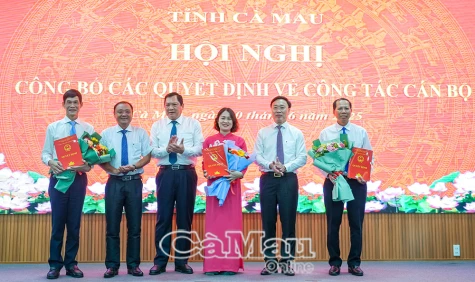 Hội nghị công bố các quyết định về công tác cán bộ