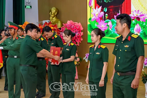 Ðoàn kết, sẵn sàng hoàn thành tốt mọi nhiệm vụ