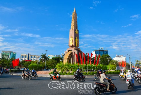 Rợp bóng cờ bay mừng tỉnh Cà Mau mới