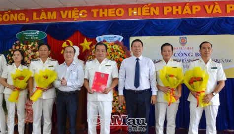 Công bố các quyết định về công tác tổ chức và cán bộ