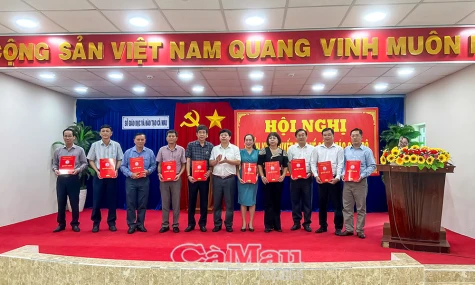 Sở Giáo dục & Đào tạo triển khai quyết định về công tác cán bộ