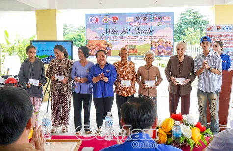 Sôi nổi Chiến dịch Mùa hè xanh 2025 tại xã Đá Bạc