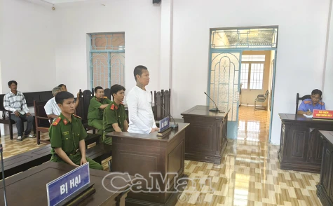 7 năm tù vì tội “Hiếp dâm người dưới 16 tuổi”