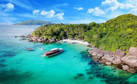 Điểm danh 5+ bãi biển đẹp nhất Việt Nam cho chuyến du lịch hè cùng Traveloka