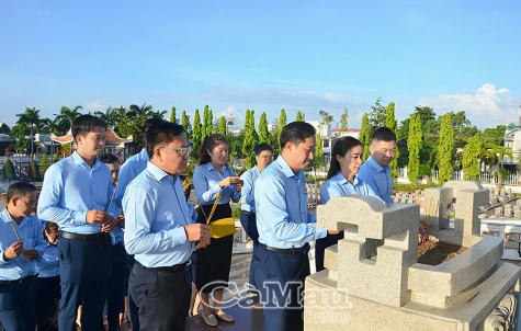 VietinBank Cà Mau tri ân các anh hùng, liệt sĩ