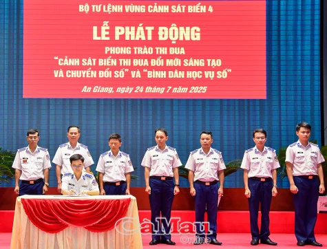 Thi đua “Đổi mới sáng tạo và chuyển đổi số”, “Bình dân học vụ số”