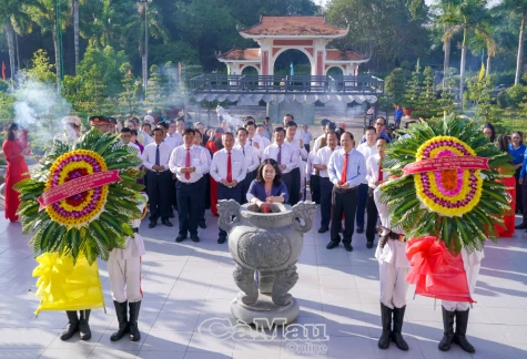 Mãi ghi nhớ công ơn Chủ tịch Hồ Chí Minh và các anh hùng liệt sĩ