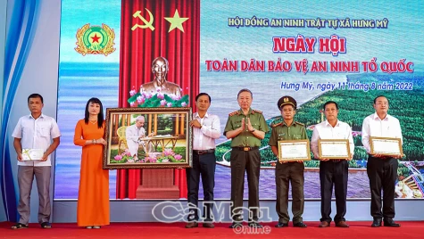 Tiếp nối chặng đường xây dựng “điểm tựa của lòng dân”