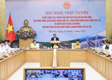 Thủ tướng: 3 mục tiêu lớn cuối năm 2025 để hoàn thành xuất sắc đột phá chiến lược về hạ tầng giao thông