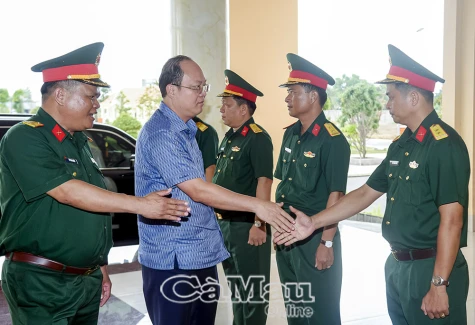 Thường trực Tỉnh uỷ khảo sát Ban Chỉ huy Phòng thủ khu vực 1 - Bạc Liêu