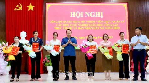 Công bố quyết định bổ nhiệm viên chức quản lý đơn vị sự nghiệp giáo dục công lập