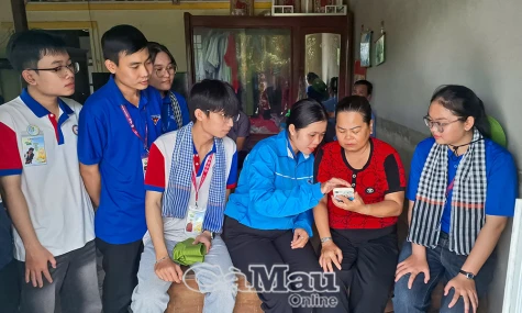 Những trái tim tình nguyện vì quê hương