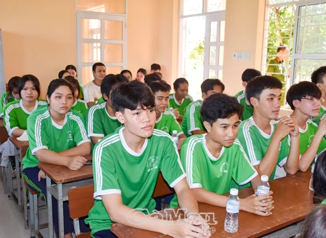 Giáo dục kỹ năng an toàn giao thông và phòng, chống đuối nước cho học sinh