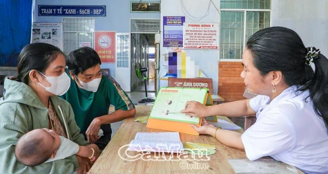 Ưu tiên nuôi con bằng sữa mẹ