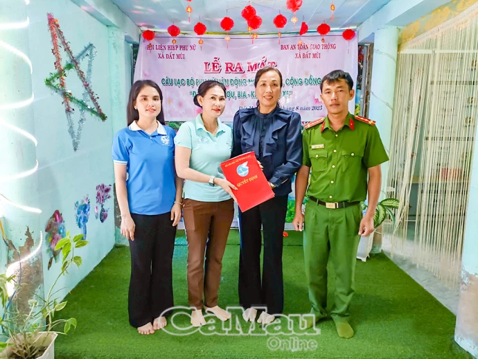 Ra mắt Câu lạc bộ phụ nữ vận động “Đã uống rượu, bia – không lái xe”
