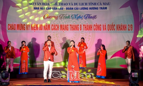Trình diễn nghệ thuật mừng 80 năm Cách mạng Tháng Tám và Quốc khánh 2/9