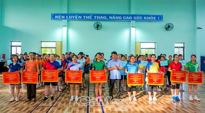 Xã Phan Ngọc Hiển: Khai mạc Giải thể thao chào mừng Quốc khánh 2/9