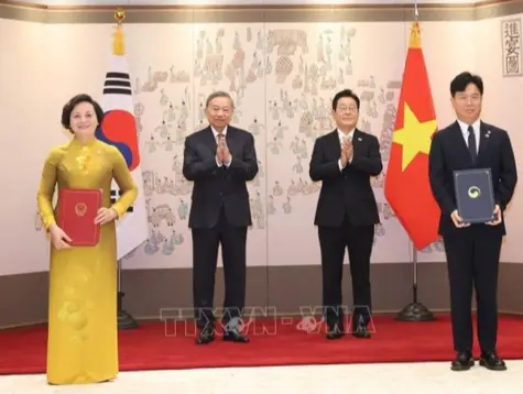 Tổng Bí thư Tô Lâm chứng kiến lễ trao các văn kiện hợp tác Việt Nam - Hàn Quốc