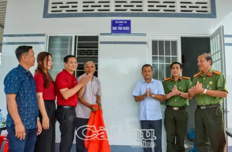Bàn giao nhà cho hội viên cựu Công an Nhân dân