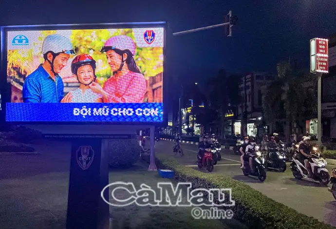 Xây dựng Văn hoá giao thông từ màn hình LED