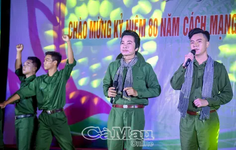 Oai hùng mùa Thu lịch sử