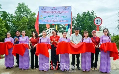 Khánh thành cầu nông thôn và bàn giao nhà “Mái ấm nông dân”
