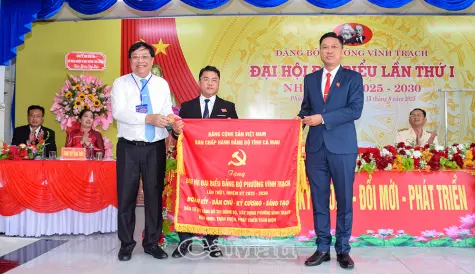 Xây dựng đội ngũ cán bộ, đảng viên bản lĩnh, dám nghĩ, dám làm