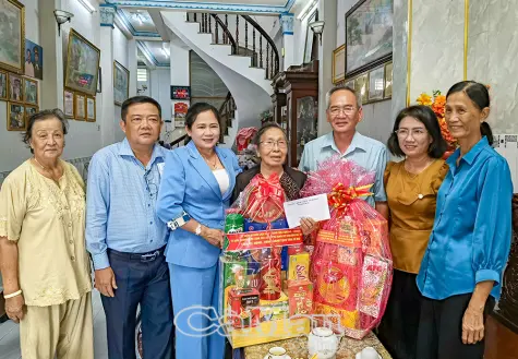 Tri ân gia đình chính sách, người có công