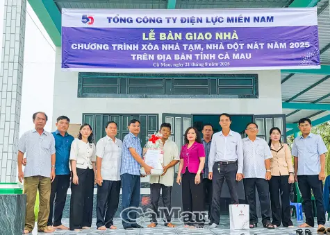 Xã Vĩnh Mỹ khởi công cầu và bàn giao nhà tình thương