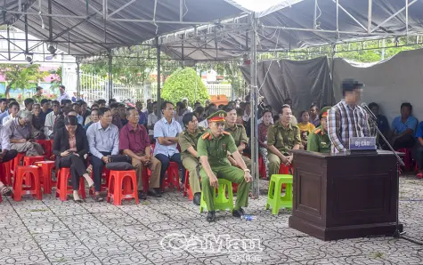 Xét xử lưu động vụ khai thác thuỷ sản bất hợp pháp tại xã Khánh Bình