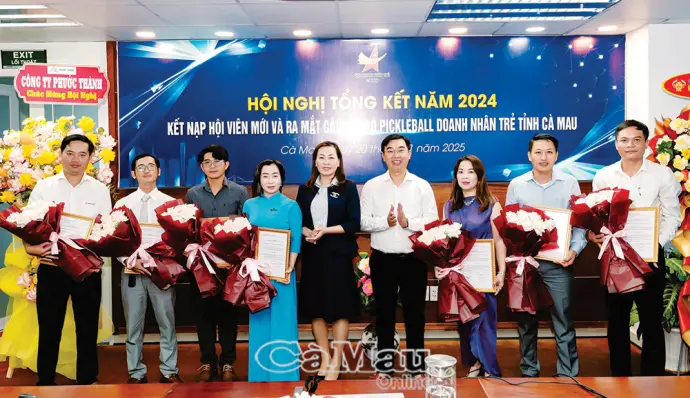 Lòng yêu nước
trong trái tim khát khao cống hiến