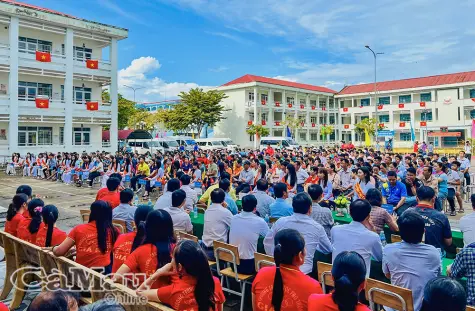 20 Trường THPT tập huấn STEM và giao lưu thể thao