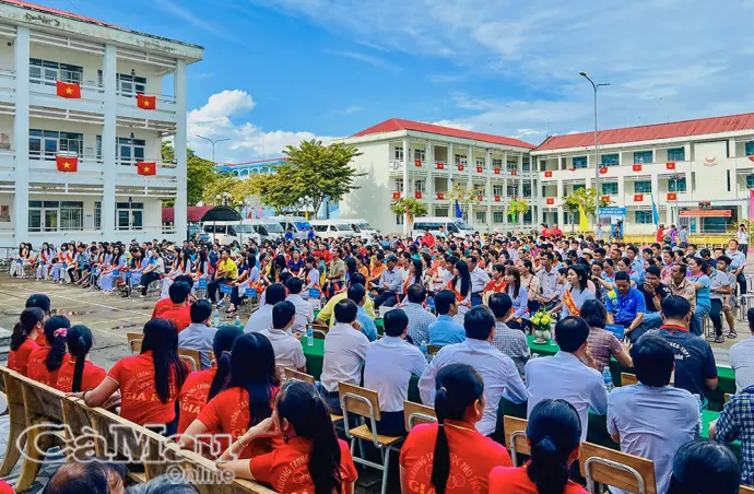 20 Trường THPT tập huấn STEM và giao lưu thể thao