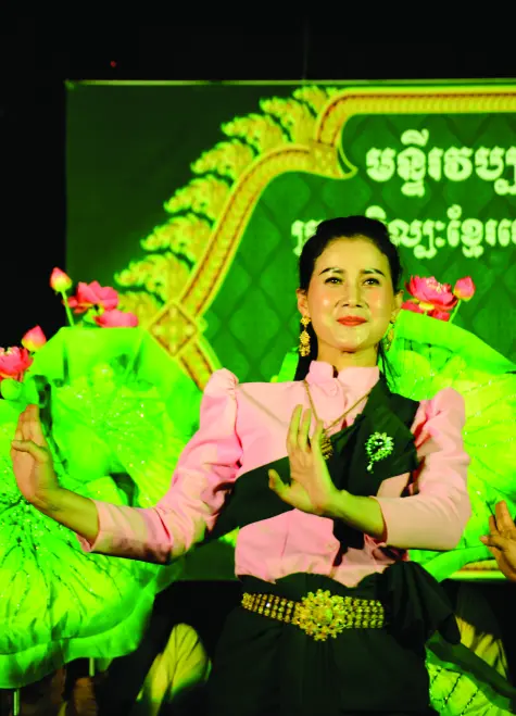 “៨០ឆ្នាំ ប្រកបដោយភាពជឿជាក់ សាមគ្គី និងបំណងប្រាថ្នា”