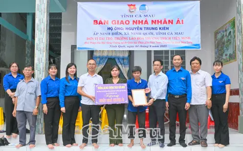 Trao Nhà Nhân ái, tiếp sức gia đình vượt khó