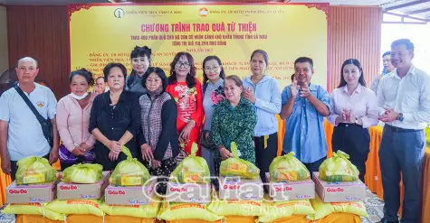 400 suất quà nghĩa tình gửi đến bà con nghèo