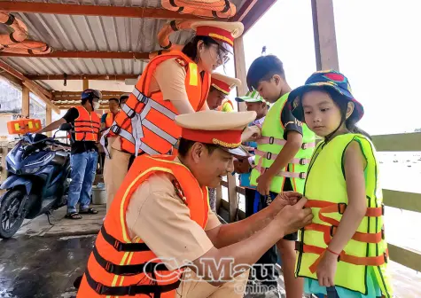 Siết chặt an toàn đường thủy nội địa trong mùa mưa bão
