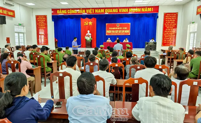 Xét xử lưu động 2 vụ án hình sự tại xã Đông Hải
