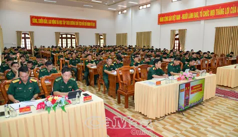 Quân khu 9 đối thoại dân chủ với lực lượng vũ trang Cà Mau