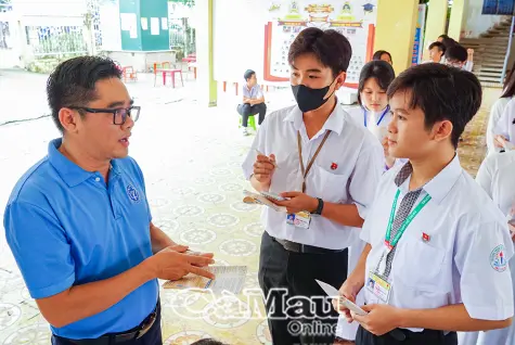 Lan tỏa chính sách BHYT trong học đường